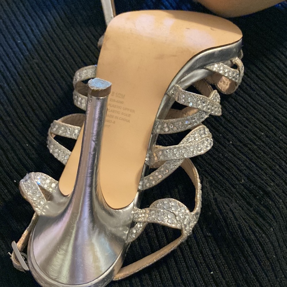 Shoes - Picture 5 of 9
